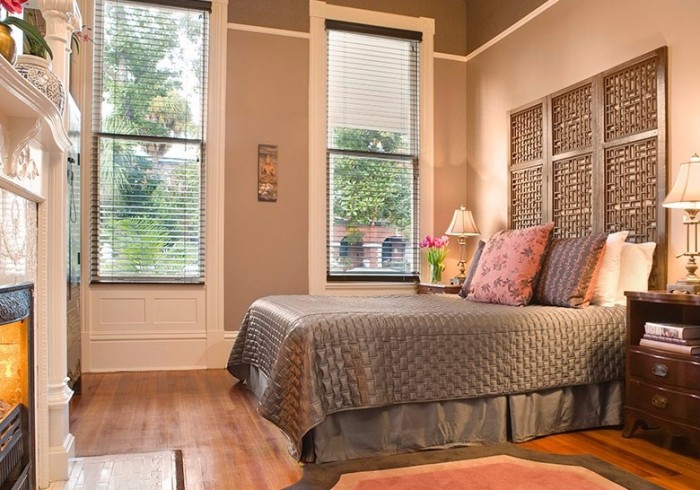 Gentlemen's Parlor Photo